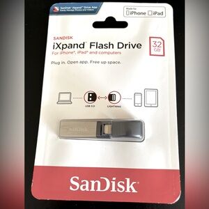 Sandisk iXpand Flash Drive-32GB